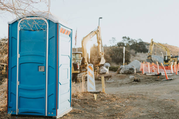 Porta potty delivery and setup in Montebello, CA